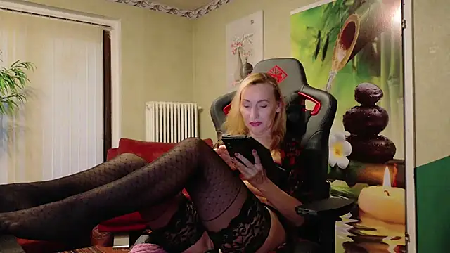 HotLana69 online show from 10-19-25, 04:18