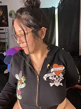 Snapshot of MsConejitaa chatting on 12-22-24, 04:38 MsConejitaa online show from 12-22-24, 04:38