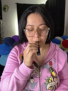 Snapshot of MsConejitaa chatting on 03-15-25, 05:37 MsConejitaa online show from 03-15-25, 05:37