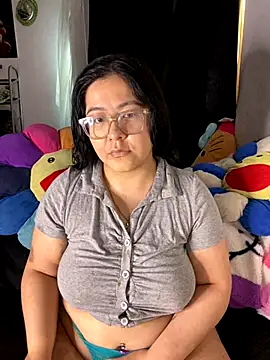 Snapshot of MsConejitaa chatting on 10-04-25, 05:33 MsConejitaa online show from 10-04-25, 05:33