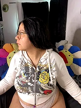 Snapshot of MsConejitaa chatting on 10-13-25, 05:13 MsConejitaa online show from 10-13-25, 05:13
