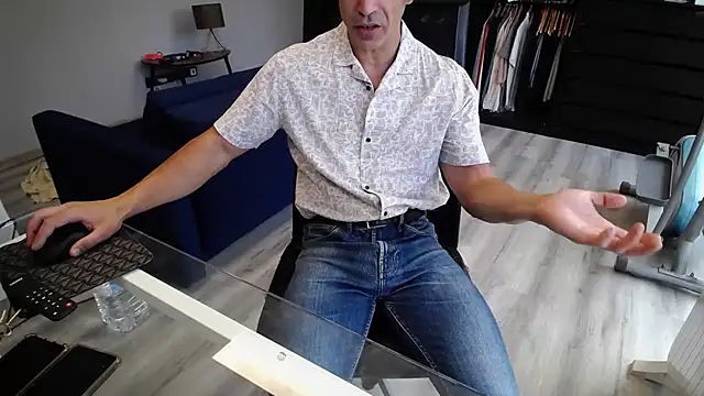 Snapshot of samricci21 chatting on 10-16-25, 11:00 samricci21 online show from 10-16-25, 11:00