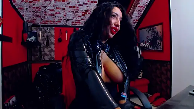 DommeBellatrix online show from 10-07-25, 05:15