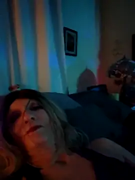 Snapshot of Vonniecd chatting on 03-07-25, 02:57 Vonniecd online show from 03-07-25, 02:57