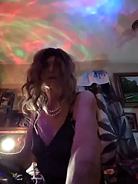 Snapshot of Vonniecd chatting on 11-07-25, 05:29 Vonniecd online show from 11-07-25, 05:29