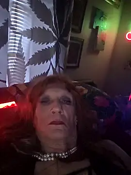 Snapshot of Vonniecd chatting on 11-09-25, 04:05 Vonniecd online show from 11-09-25, 04:05