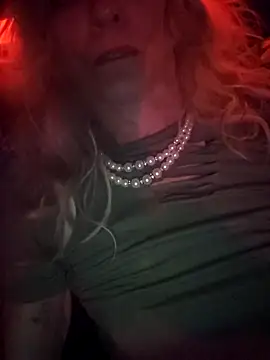 Snapshot of Vonniecd chatting on 11-27-25, 08:05 Vonniecd online show from 11-27-25, 08:05