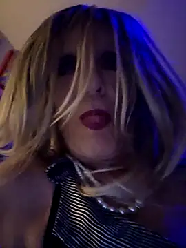 Snapshot of Vonniecd chatting on 03-01-26, 04:58 Vonniecd online show from 03-01-26, 04:58