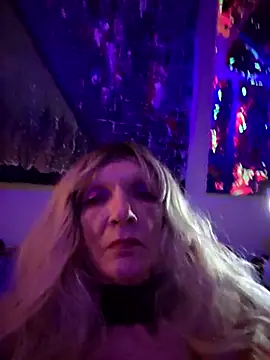 Snapshot of Vonniecd chatting on 03-01-26, 11:18 Vonniecd online show from 03-01-26, 11:18