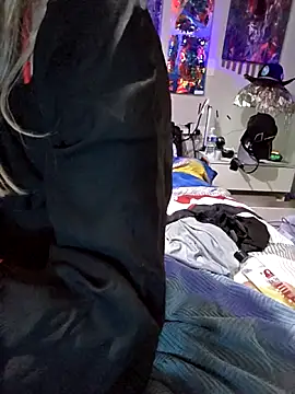 Snapshot of Vonniecd chatting on 03-13-26, 10:38 Vonniecd online show from 03-13-26, 10:38