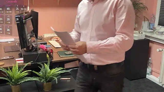 legsLONG online show from 10-25-25, 04:31