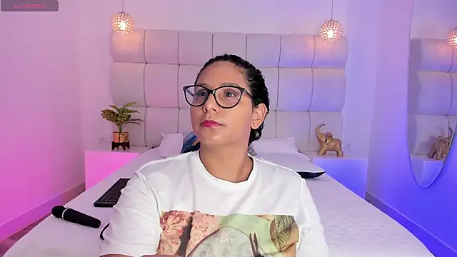 DanielleEvans  online show from 09-16-25, 11:22