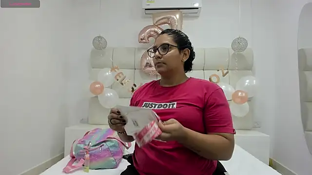 DanielleEvans  online show from 10-10-25, 11:42