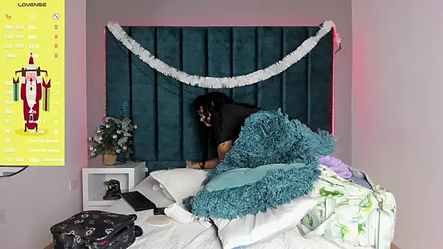 DanielleEvans  online show from 01-05-26, 05:27