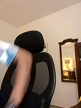 Snapshot of _IRRESISTIBLE_ chatting on 02-18-25, 05:53  IRRESISTIBLE  online show from 02-18-25, 05:53