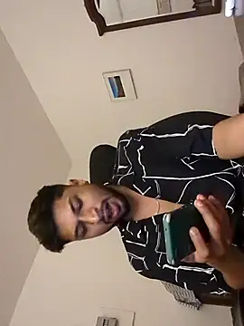 Snapshot of _IRRESISTIBLE_ chatting on 03-20-25, 12:00  IRRESISTIBLE  online show from 03-20-25, 12:00