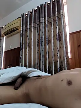 Snapshot of _IRRESISTIBLE_ chatting on 10-08-25, 01:25  IRRESISTIBLE  online show from 10-08-25, 01:25