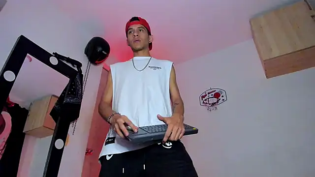 Samuel Suarez online show from 01-08-26, 01:30