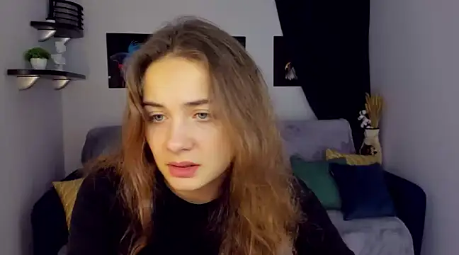 KristinaLoison online show from 12-22-24, 07:21