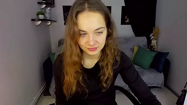 KristinaLoison online show from 01-04-25, 04:01