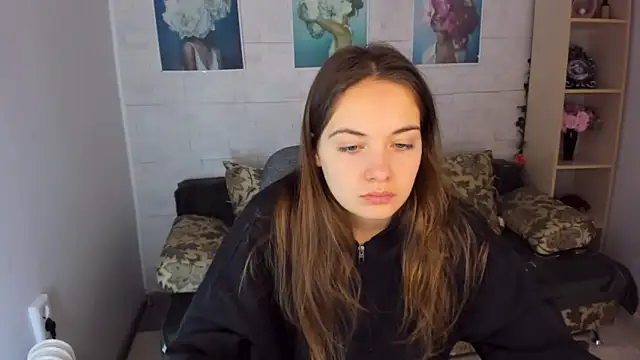 KristinaLoison online show from 01-06-25, 04:13