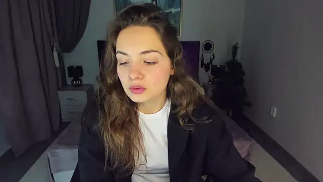 KristinaLoison online show from 01-19-25, 04:14