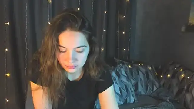 KristinaLoison online show from 02-04-25, 01:59