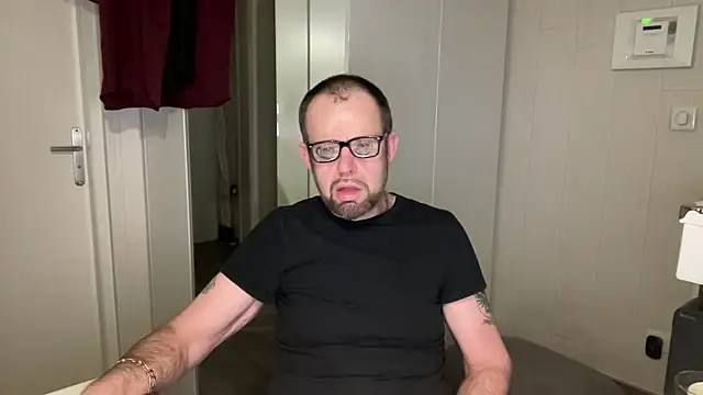 FABIOGLASSES online show from 02-10-26, 07:51