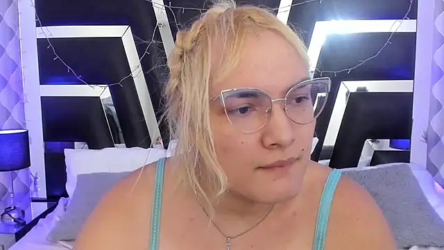 Snapshot of katya_kozlov chatting on 10-09-25, 05:16 katya kozlov online show from 10-09-25, 05:16