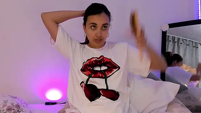 aisha es online show from 01-21-25, 02:00