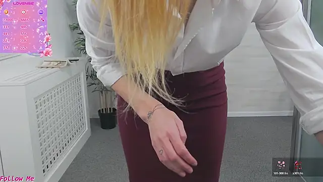 EllaMilf  online show from 03-24-26, 02:44