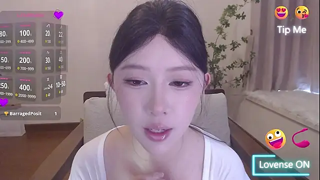 Snapshot of Meet_q chatting on 06-24-26, 01:48 Meet q online show from 06-24-26, 01:48