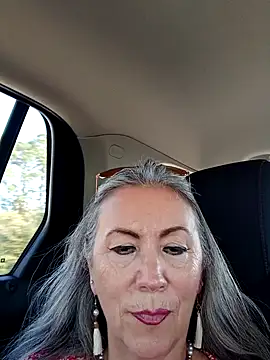 Snapshot of EvaRobinson chatting on 02-08-25, 08:42 EvaRobinson online show from 02-08-25, 08:42