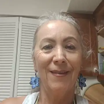 EvaRobinson online show from 05-15-26, 05:42