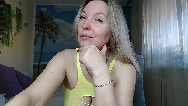 soaring love online show from 11-21-25, 05:06