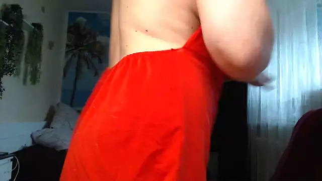 Snapshot of soaring_love chatting on 05-13-26, 05:05 soaring love online show from 05-13-26, 05:05