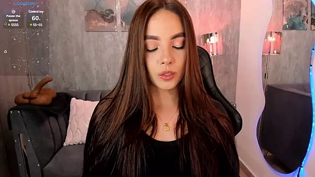 Snapshot of MelanieHudson_ chatting on 02-25-25, 12:47 MelanieHudson  online show from 02-25-25, 12:47