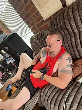 Snapshot of Littledick007007 chatting on 08-01-26, 05:45 Littledick007007 online show from 08-01-26, 05:45