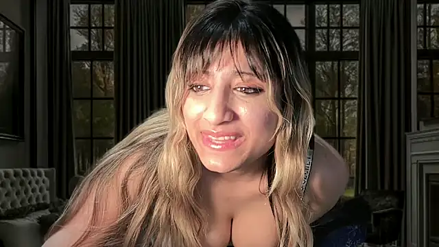 Snapshot of Focal_Humorist99 chatting on 12-19-24, 01:18 Focal Humorist99 online show from 12-19-24, 01:18