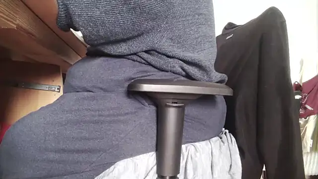 Snapshot of chubbysmallcock@xh chatting on 03-01-25, 02:23 chubbysmallcockxh online show from 03-01-25, 02:23