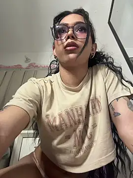 Samantha Bernardo online show from 06-13-26, 04:32
