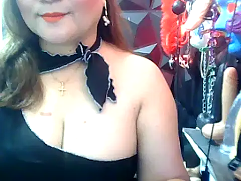 Snapshot of URFUCKINGDOLL chatting on 03-03-25, 04:58 URFUCKINGDOLL online show from 03-03-25, 04:58