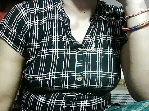 Snapshot of RukminiNew chatting on 05-23-26, 02:21 RukminiNew online show from 05-23-26, 02:21