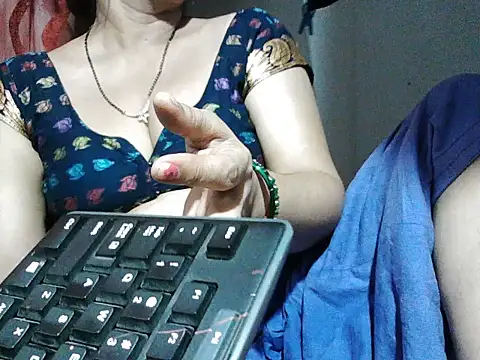 Snapshot of RukminiNew chatting on 07-13-26, 06:44 RukminiNew online show from 07-13-26, 06:44