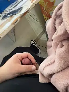 Snapshot of buri232 chatting on 03-05-25, 10:55 buri232 online show from 03-05-25, 10:55