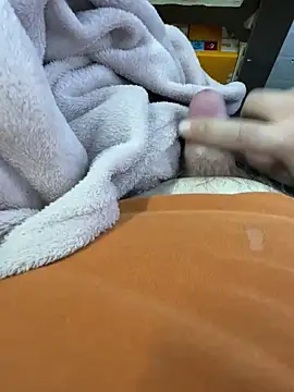 Snapshot of buri232 chatting on 03-15-25, 06:21 buri232 online show from 03-15-25, 06:21