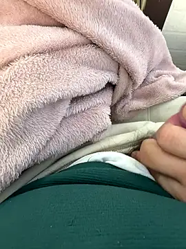 Snapshot of buri232 chatting on 09-30-25, 03:50 buri232 online show from 09-30-25, 03:50