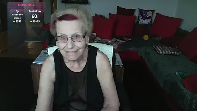 HeisseomaOriginal online show from 10-16-25, 07:09