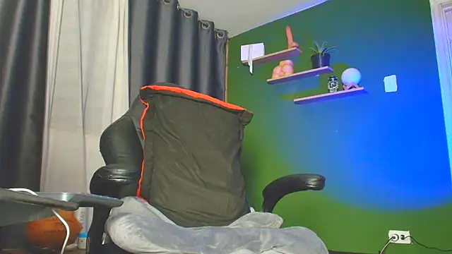 Snapshot of lamborginex chatting on 09-10-25, 01:05 lamborginex online show from 09-10-25, 01:05