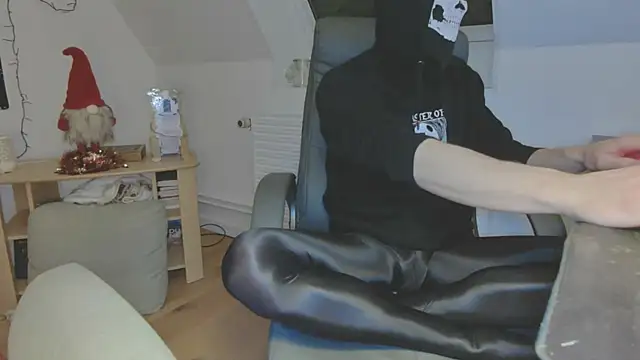 Nyl0nnickb0y online show from 01-11-26, 07:30